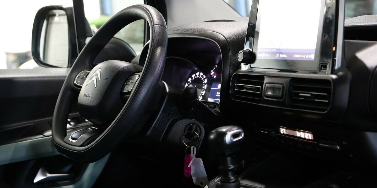 Citroen Berlingo 1.5 BLUE-HDI FEEL XL130 / 7-SITZER / 136.000 km 15.111 &euro; Hamm 59077