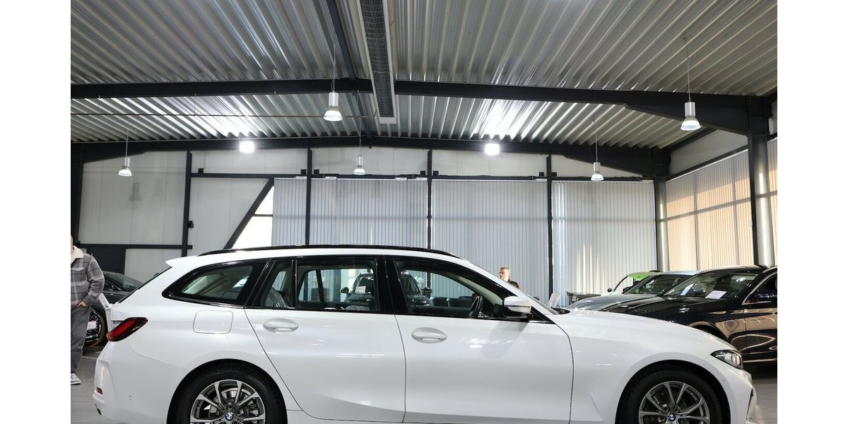 BMW 318d Touring SPORT SHADOW CURVED+NAV+KAMERA,LED 105.000 km 22.555 &euro; Hamm 59077