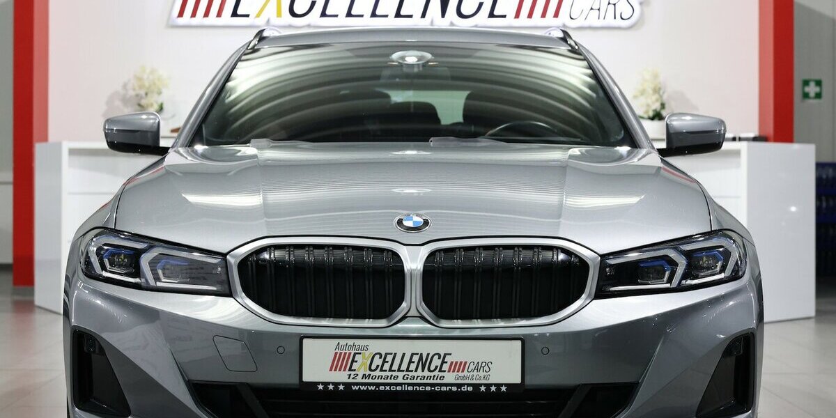 BMW 318d Touring SPORT GREY & RED LEDER,CURVED+HUD 73.000 km 27.555 &euro; Hamm 59077