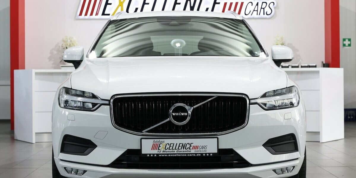 Volvo XC60 D4 MOMENTUM PRO / PANORAMA, MATRIX-LED 130.000 km 26.555 &euro; Hamm 59077