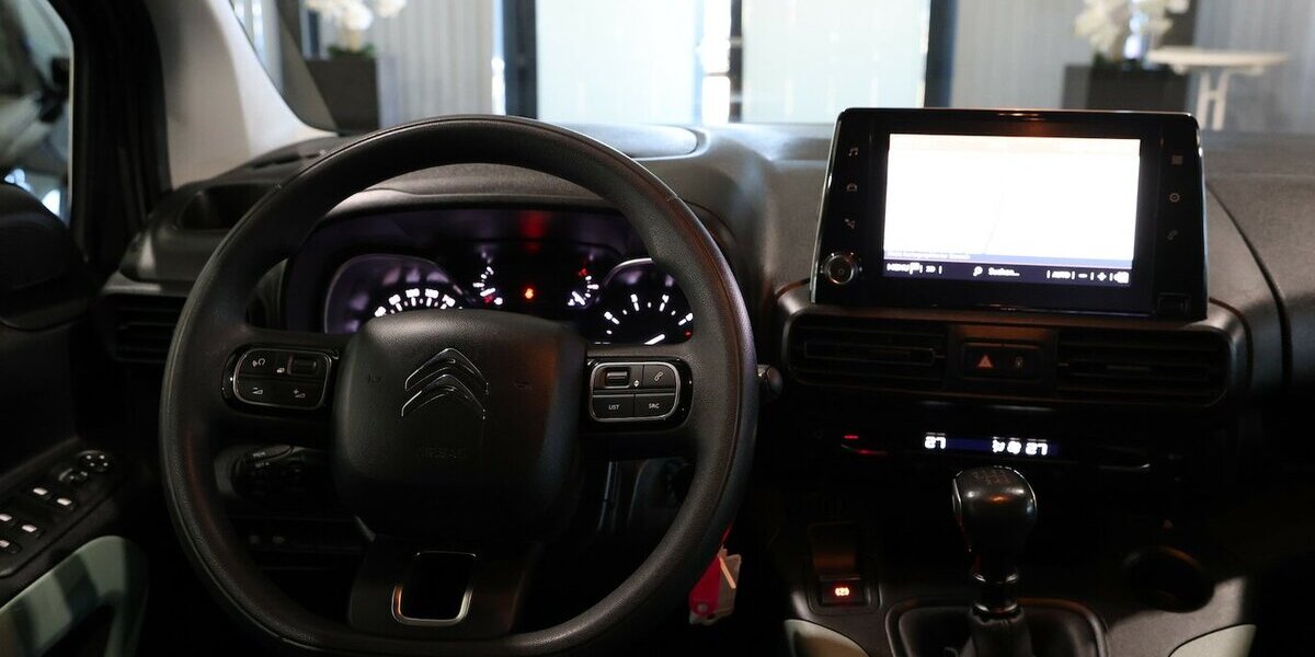 Citroen Berlingo 1.5 BLUE-HDI FEEL XL130 / 7-SITZER / 136.000 km 15.111 &euro; Hamm 59077