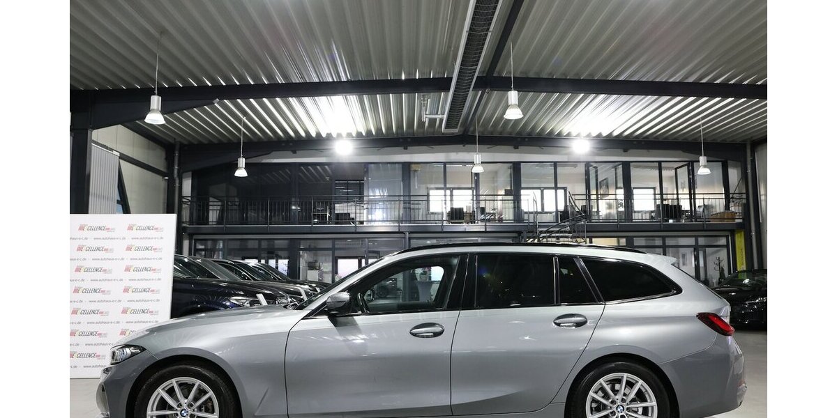BMW 318d Touring SPORT GREY & RED LEDER,CURVED+HUD 73.000 km 27.555 &euro; Hamm 59077