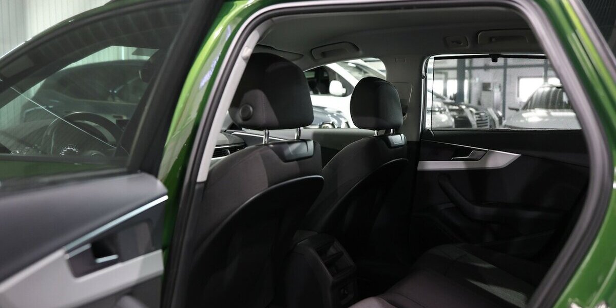 Audi A4 Avant 35 TFSI BUSINESS AUDI-EXCLUSIVE / LED 36.000 km 23.994 &euro; Hamm 59077
