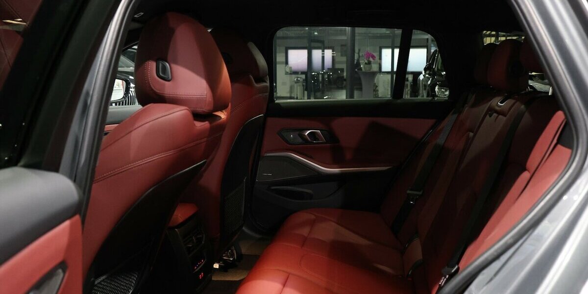 BMW 318d Touring SPORT GREY & RED LEDER,CURVED+HUD 73.000 km 27.555 &euro; Hamm 59077